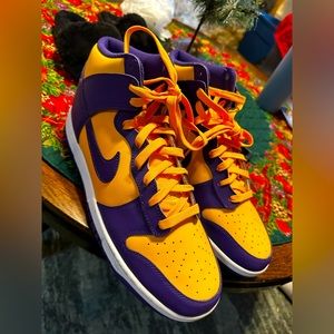 Nike men’s retro high dunk shoes